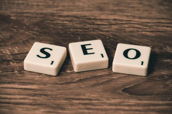 Optimisez votre stratégie SEO avec un outil de positionnement efficace